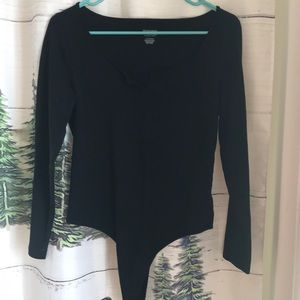 Pink Victoria’s Secret women’s black long sleeve body suit